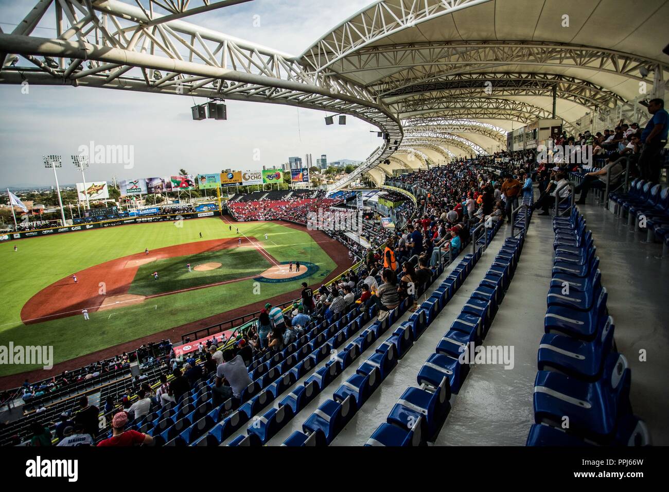 Vista panorámica del estadio Panamericano o Estadio de los Charros de  Jalisco. Stadium. . Partido de beisbol de la Serie del Caribe con el  encuentro Fotografía de stock - Alamy