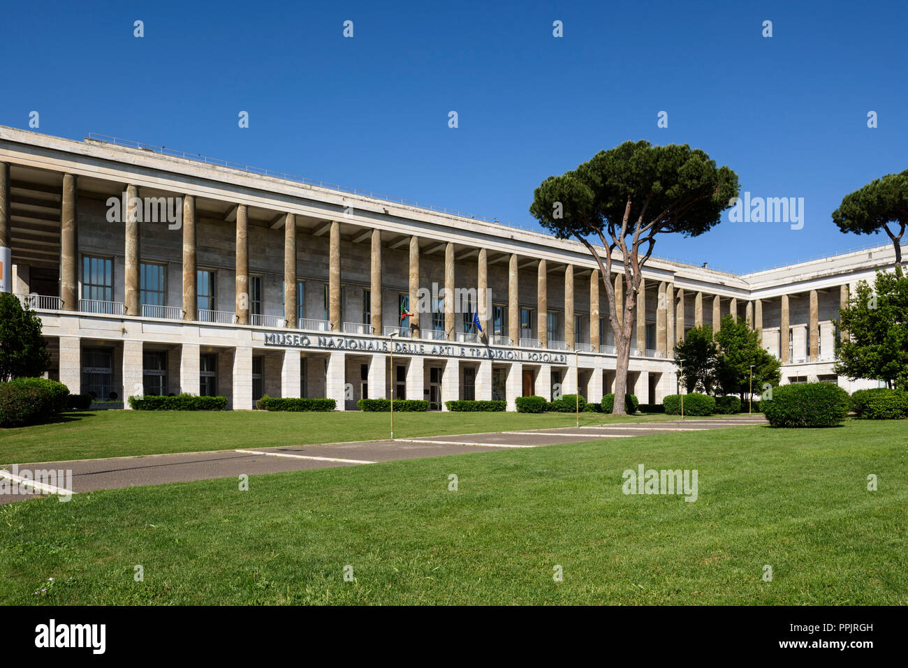 Roma. Italia. Museo Nazionale delle Arti e Tradizioni Popolari, en Piazza Guglielmo Marconi, EUR. Museo Nacional de las Artes y Tradiciones Populares. Desi Foto de stock