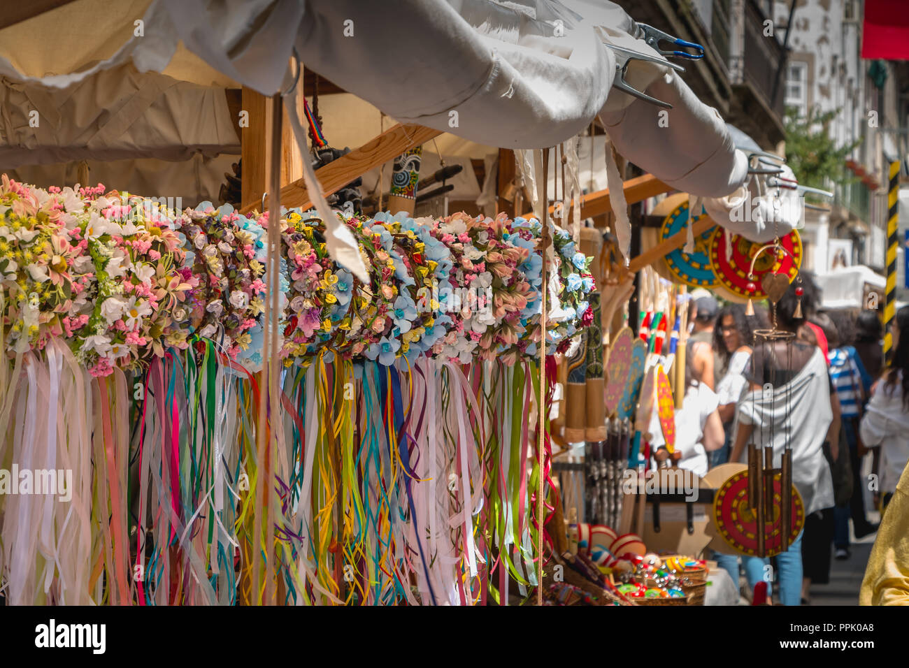 Braga, Portugal - 23 de mayo de 2018: exhibición de artesanías en un  mercado callejero, dando vida a la época romana durante el evento Braga  romana Fotografía de stock - Alamy