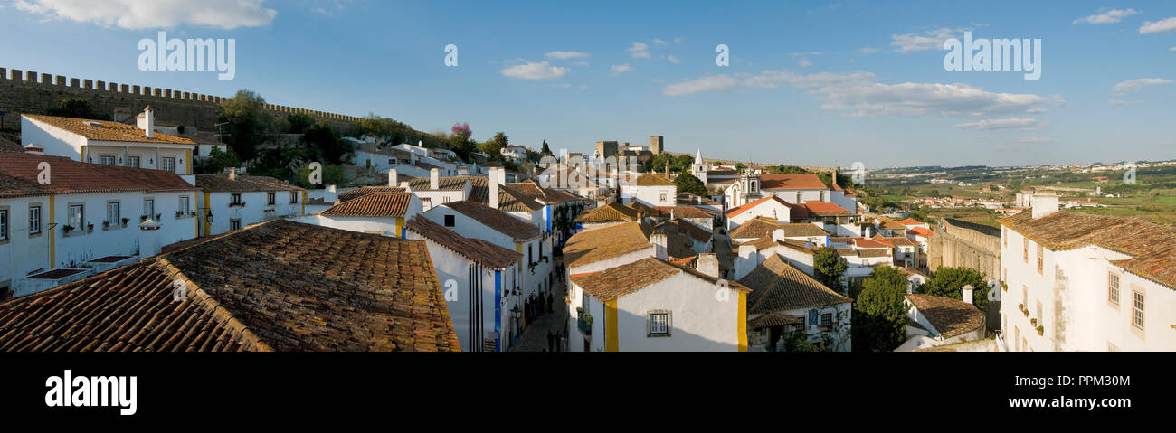 Óbidos, uno de los más pintorescos pueblos medievales en Portugal, desde el siglo XII. Foto de stock