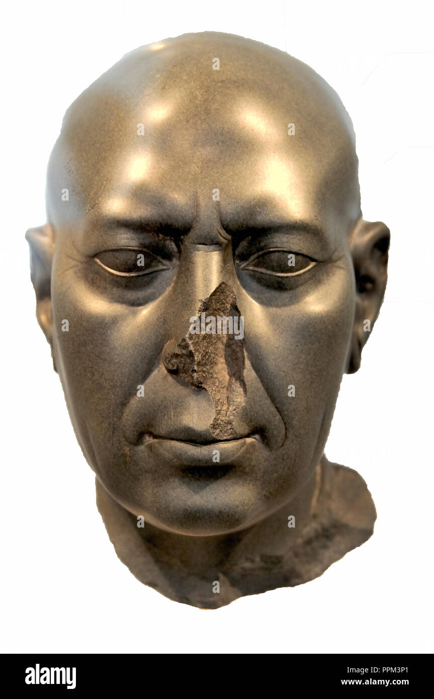 Busto Kahotep, 2450 a.c. Altes Museum. Berlín, Alemania Foto de stock