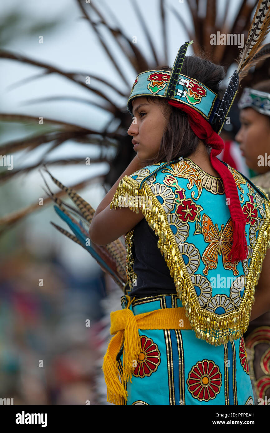 Vestuario azteca niña sale