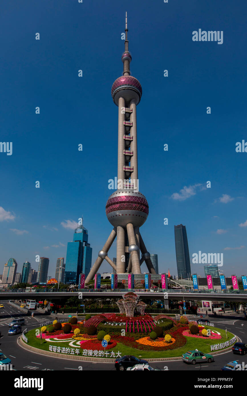 La Oriental Pearl Tower, Shanghai, Shanghai, China Shi Foto de stock
