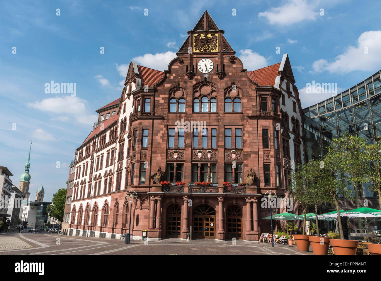 El antiguo ayuntamiento, Berswordt-Halle, Friedensplatz, Dortmund, districto de Ruhr, Renania del Norte-Westfalia, Alemania Foto de stock