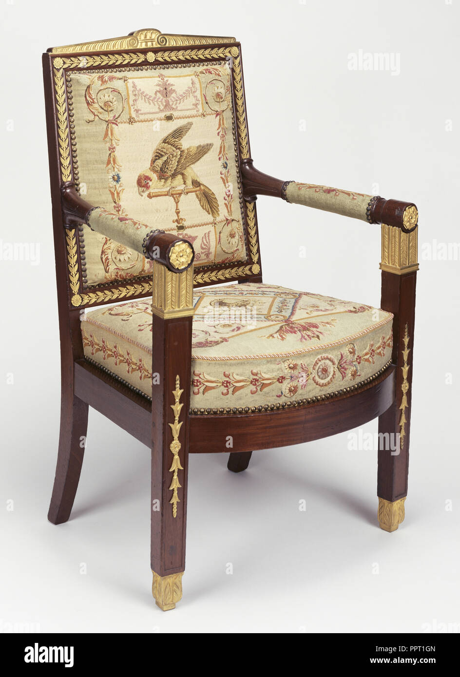 Un sillón; Marcos atribuye a François-Honoré-Georges Jacob-Desmalter, Francés, 1770 - 1841, tapices de Beauvais Foto de stock