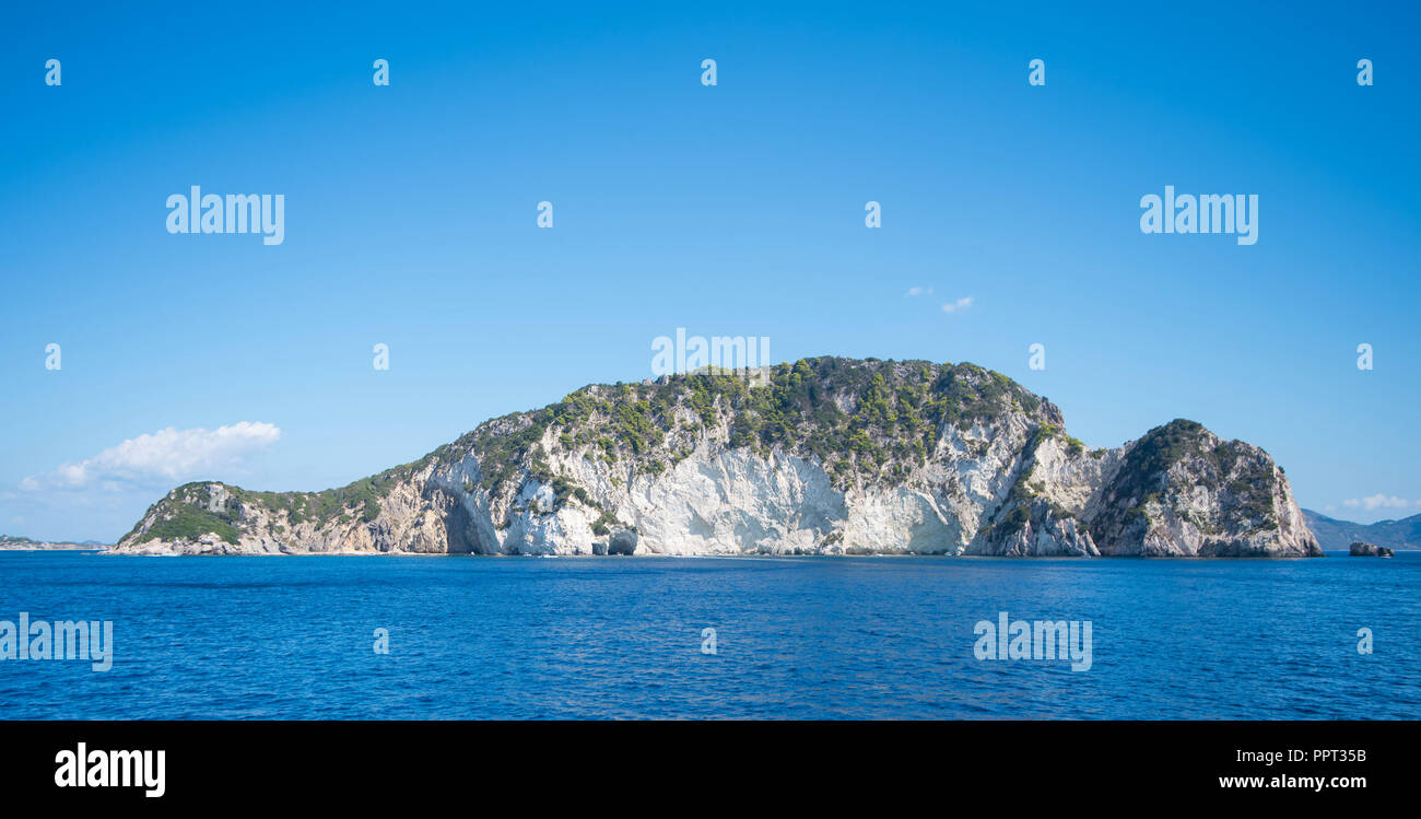 Marathonisi isla en el mar Jónico, cerca de Isla Zakynthos Foto de stock