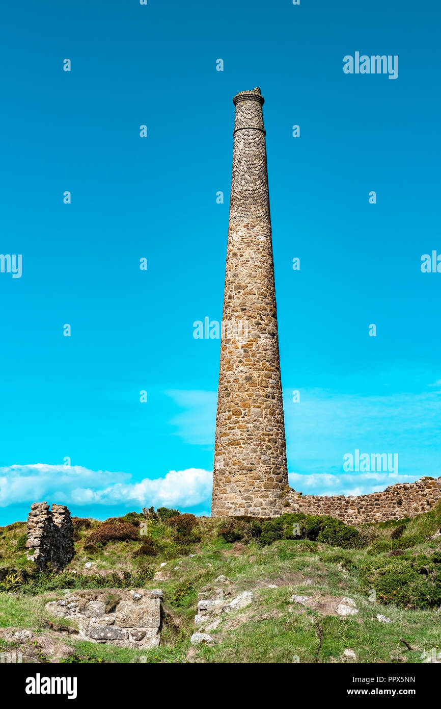 Botallack de minas de estaño en Cornualles, Reino Unido Inglaterra. . La mina de estaño antiguas ruinas de una industria del pasado en la ruta costera de Cornualles en viejos males, también Poldark film Foto de stock