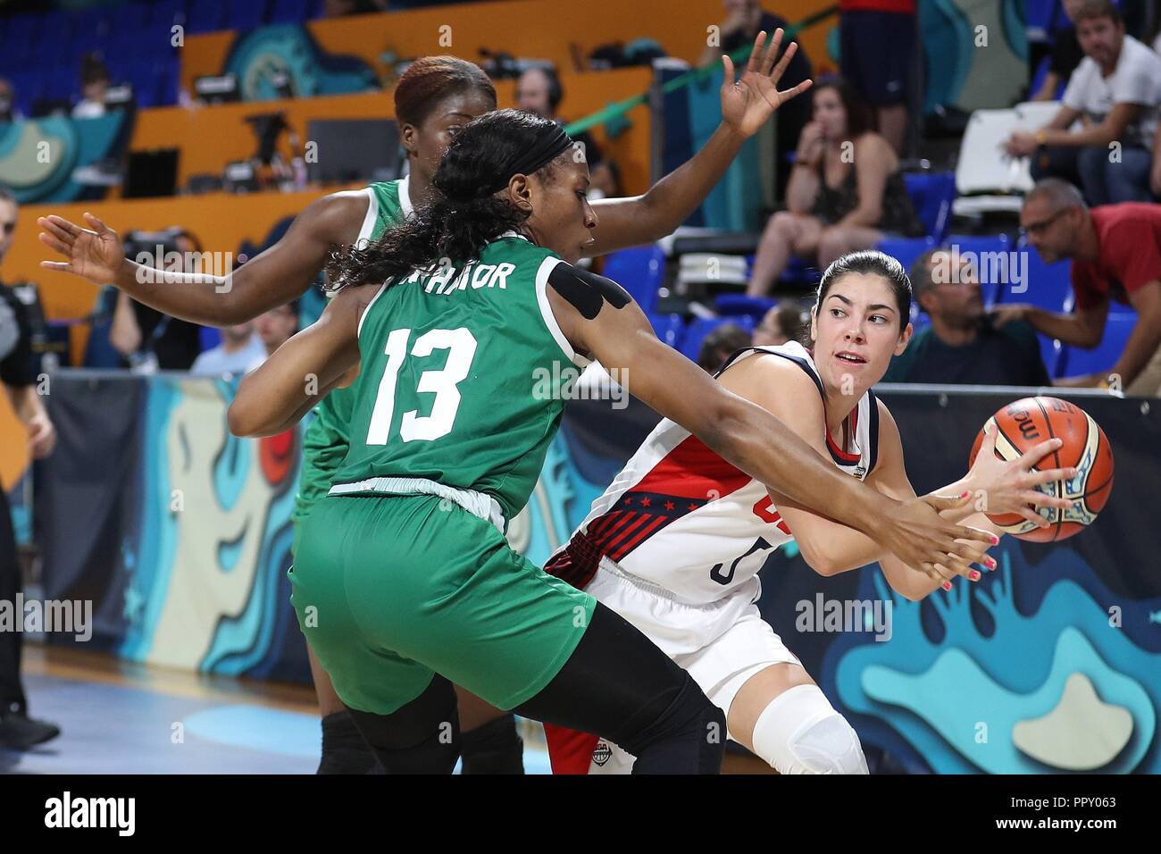 Nacional de EE.UU. jugador de baloncesto femenino Kelsey Plum (R ... Nacional de EE.UU. jugador de baloncesto femenino Kelsey Plum (R ...