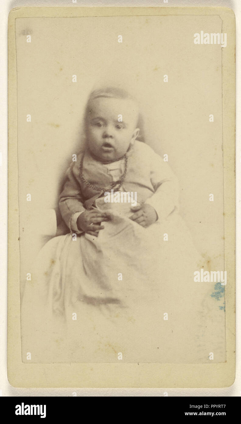 Bebé con collar, manta envolvente regazo; G.W. Bryant, americano, active Plattsburg, Missouri, 1870s, 1870s; Albúmina silver Foto de stock