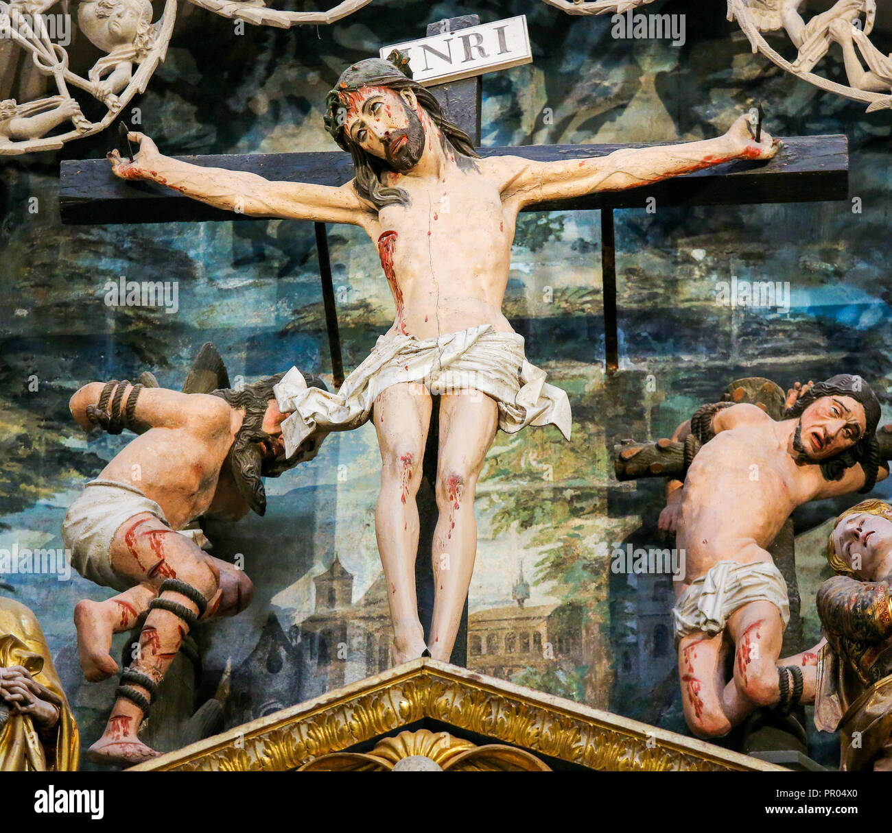 Escena de la crucifixión en la Catedral de Burgos, Castilla y León, España. Foto de stock