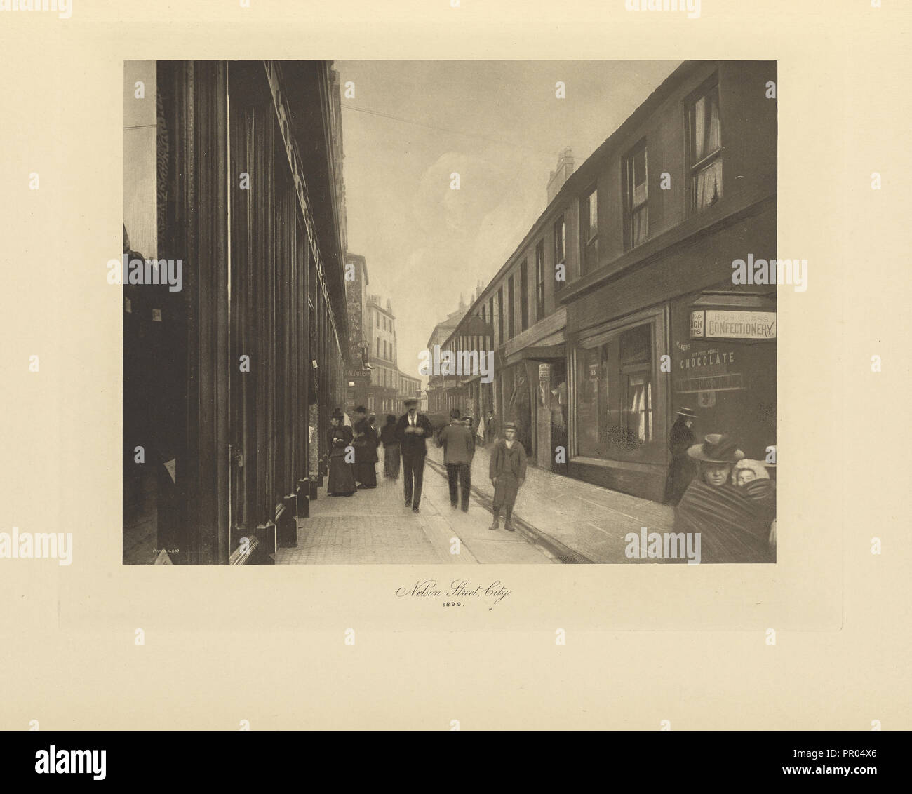 Nelson Street, City; Thomas Annan, Scottish,1829 - 1887, Glasgow, Escocia; 1899; negativo de 1900; Impresión Huecograbado Foto de stock