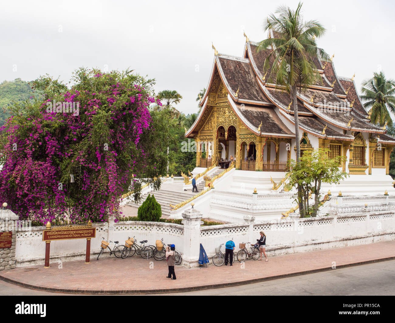 Haw Pha Bang templo, parte del complejo del Museo Nacional, en Luang Prabang, Laos, Indochina, en el sudeste de Asia, Asia Foto de stock