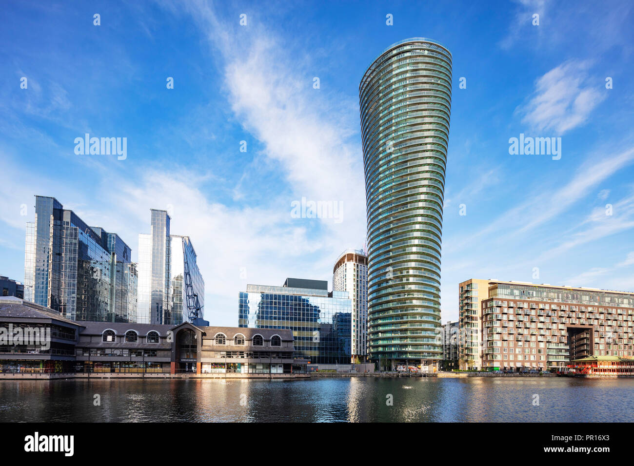 Canary Wharf, el puerto de la torre de Exchange, Docklands, Londres, Inglaterra, Reino Unido, Europa Foto de stock