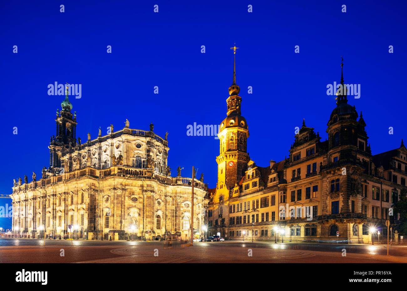 Dresden Catedral (Catedral de la Santísima Trinidad), Hausmannsturm tower, el Altstadt (casco antiguo), Dresde, Sajonia, Alemania, Europa Foto de stock