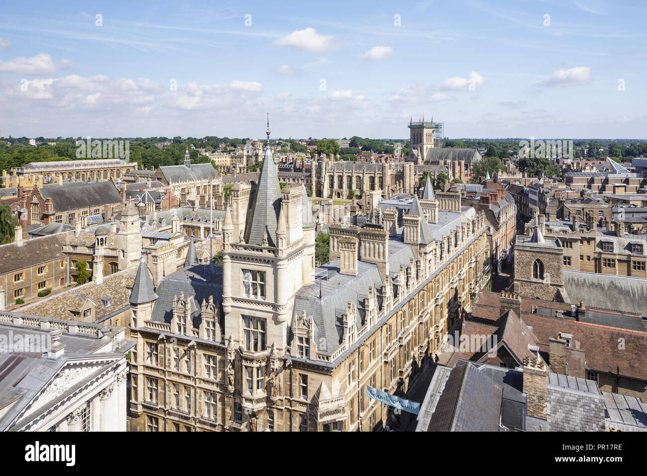 Mirando hacia abajo en el Gonville y Caius College, Cambridge, Cambridgeshire, Inglaterra, Reino Unido, Europa Foto de stock