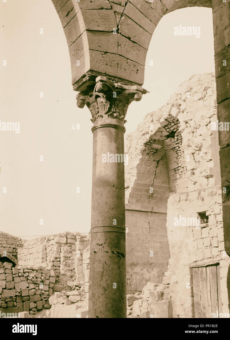 Alepo (Haleb) y alrededores. Capitales entre las tumbas de época mameluca. 1900, Siria, Alepo Foto de stock