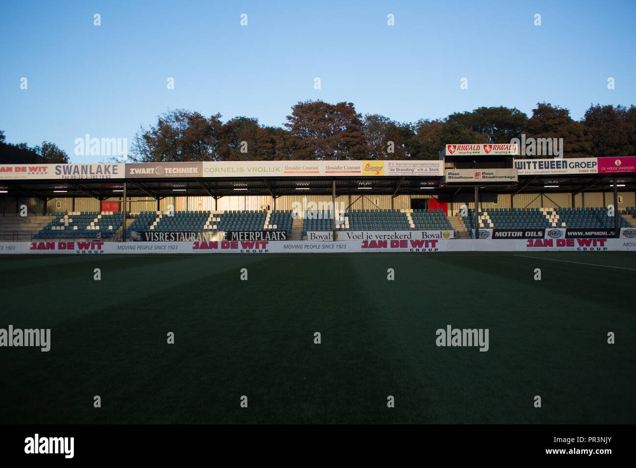 El SC Telstar's Stadium, Rabobank IJmond Stadion, antes de un partido de fútbol. Foto de stock