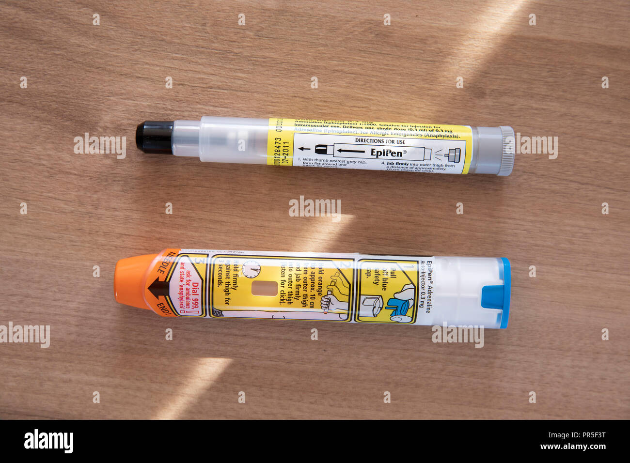 Epipen Autoejectors Utilizado Para Inyectar Adrenalina En Una V Ctima De Anaphalaxis Un