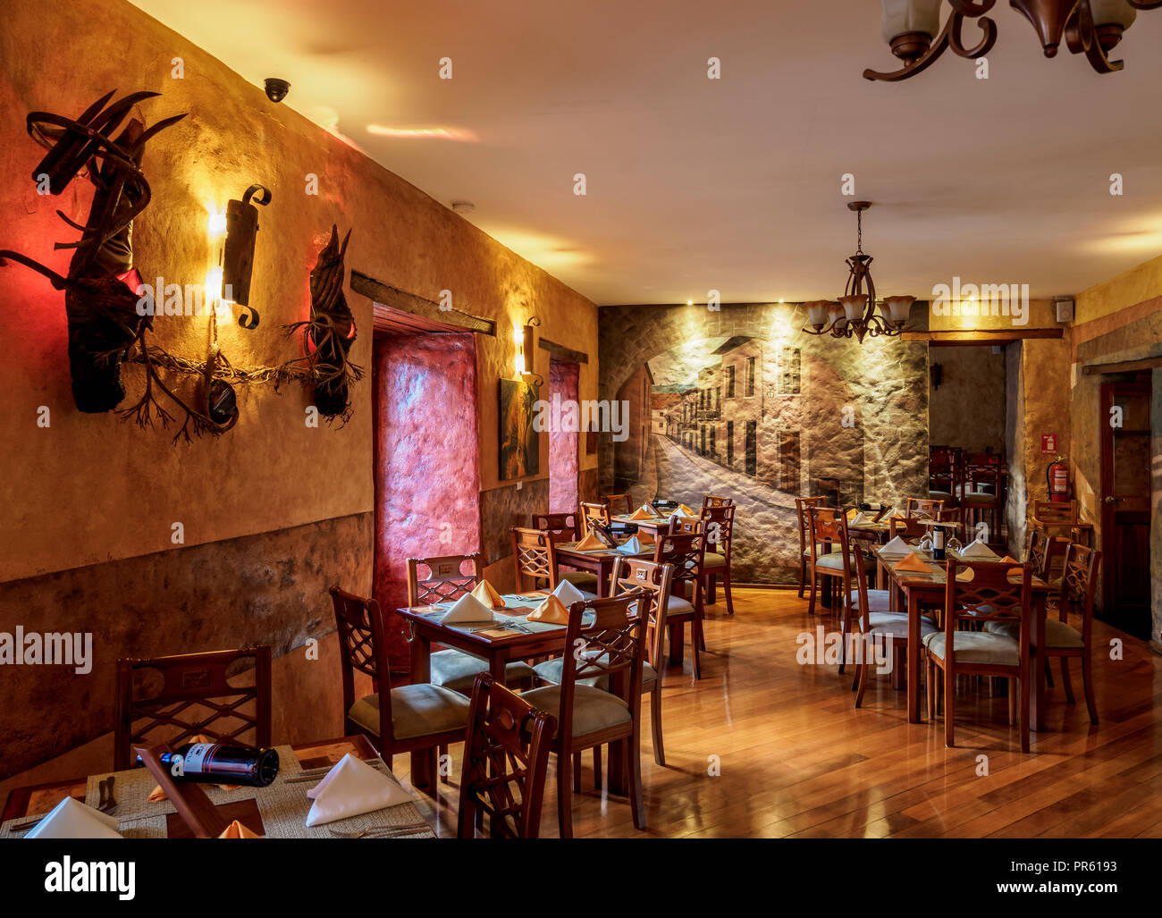 Casa Los Geranios Restaurante, del interior, de la calle Ronda, la vieja ciudad de Quito