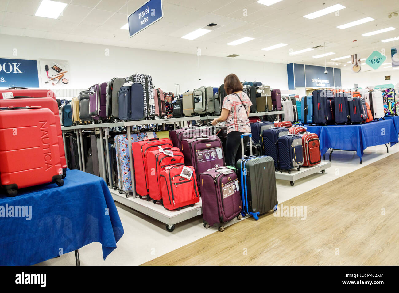 Miami Florida, Kendall, The Palms at Town \u0026 Country Mall, grandes almacenes  de descuento Marshalls, interior, tiendas de compras, tiendas de compras,  tiendas, mercado Fotografía de stock - Alamy