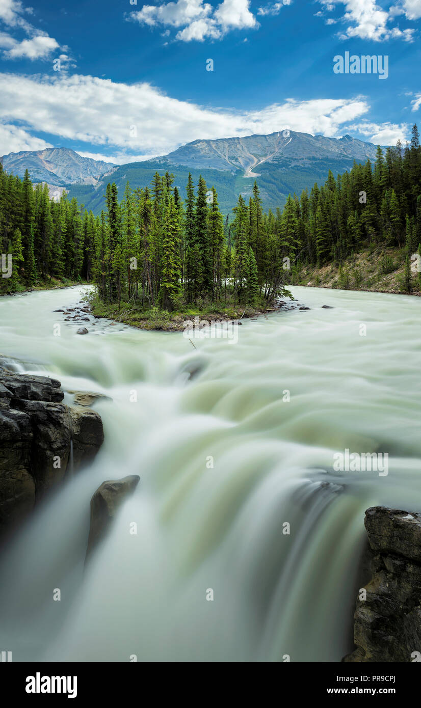 Sunwapta falls en Canadian Rockies Foto de stock