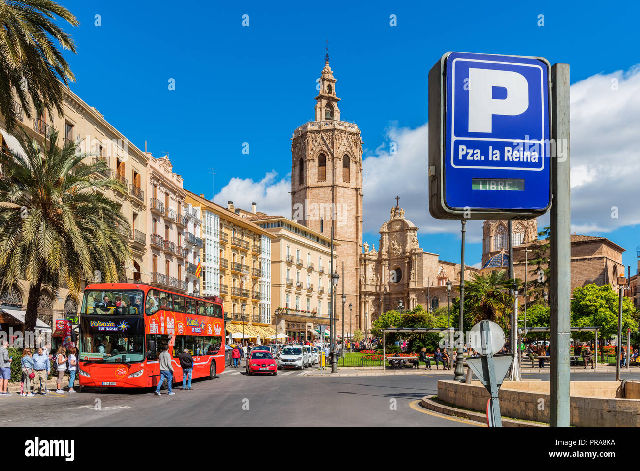 Queen Square (Plaza de la Reina) en el distrito histórico de Valencia España Foto de stock