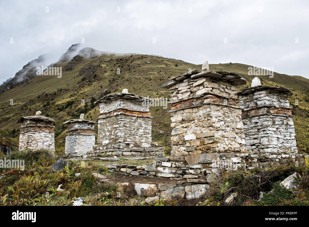 En el campamento de Jangothang Chortens, del distrito de Thimphu, Snowman Trek, Bhután Foto de stock
