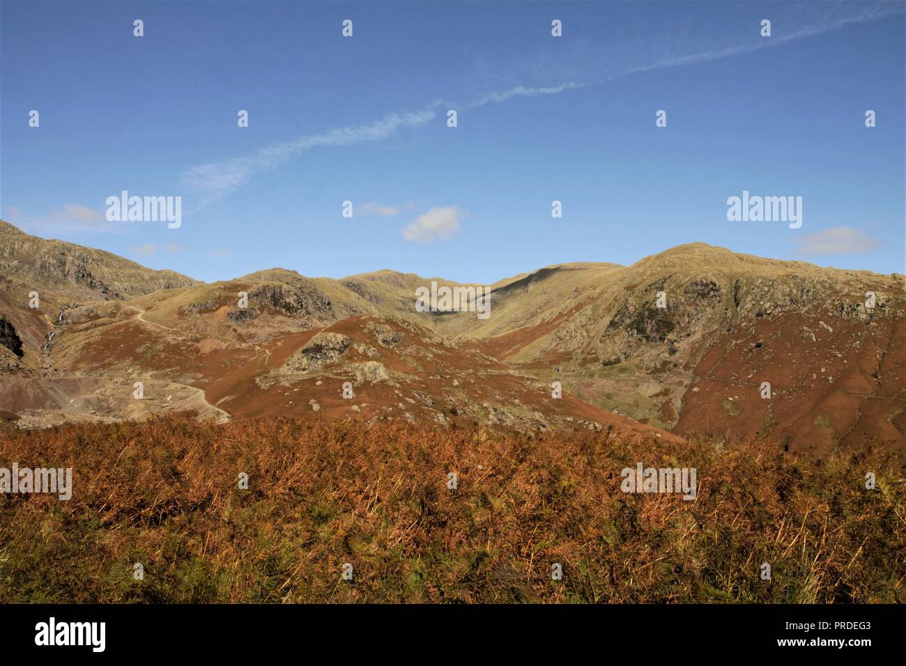 Reino Unido, Coniston Cumbria. Vista hacia el valle de Coppermines desde  las faldas de Coniston Viejo en el Lake District inglés Cumbria Fotografía  de stock - Alamy