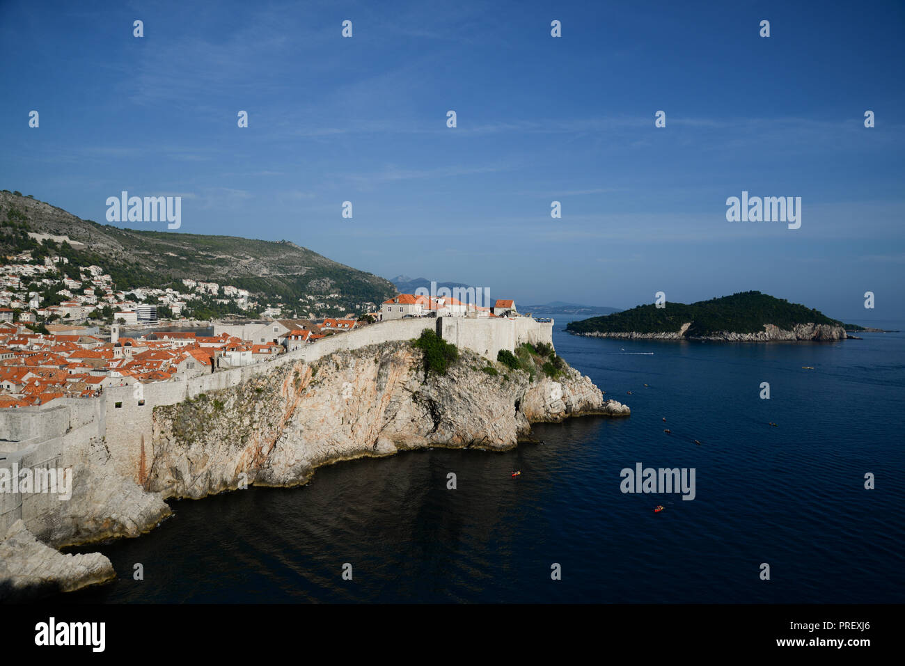 La isla de Lokrum Dubrovnik, Casco antiguo, declarado Patrimonio de la Humanidad por la UNESCO, Dubrovnik, Costa Dálmata, Adriático, Croacia Foto de stock