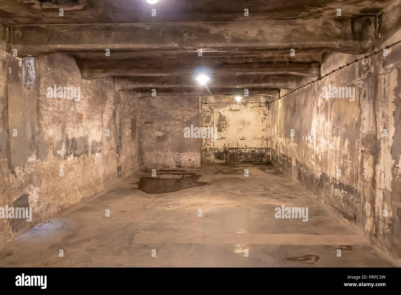 Cámara de Gas I, situado en el campo de Auschwitz I. es el único que queda  en pie. Los campos de concentración nazis alemanes y campos de exterminio  construido y Fotografía de