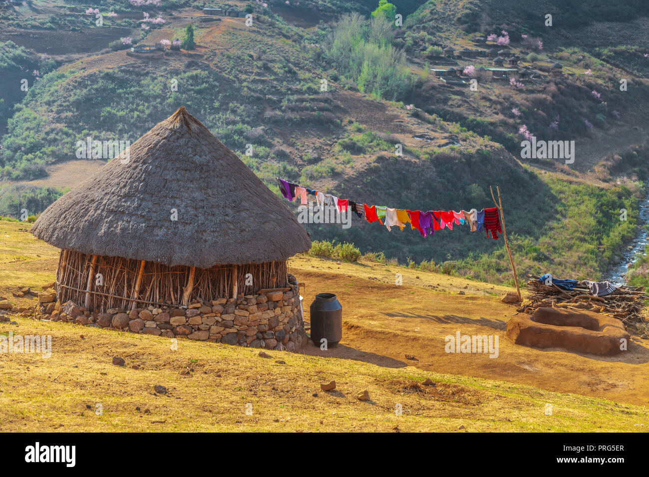 Lesotho - Casa tradicional cabaña cerca de Malealea Basotho Foto de stock