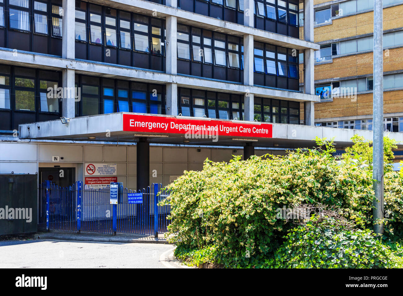 Departamento de emergencia y centros de atención de urgencia, del Hospital Whittington NHS Trust, Londres, Reino Unido. Foto de stock