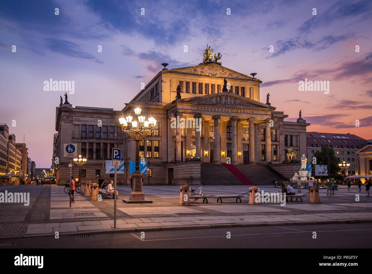 Konzerthaus Berlin, Deutschland Blaue Stunde Sonnenuntergang Foto de stock