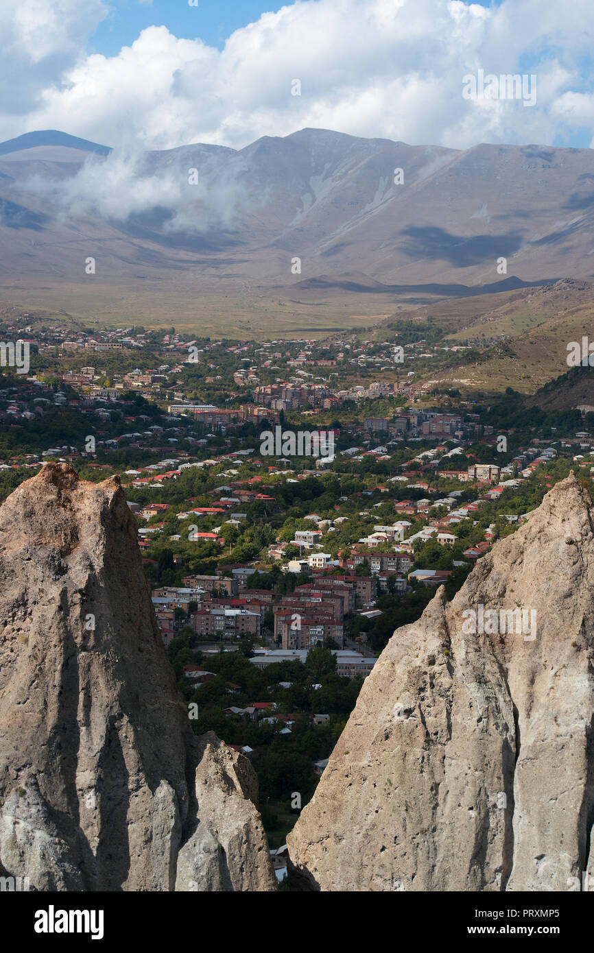 Una vista superior de la montaña de la ciudad de Goris, Armenia. Foto de stock