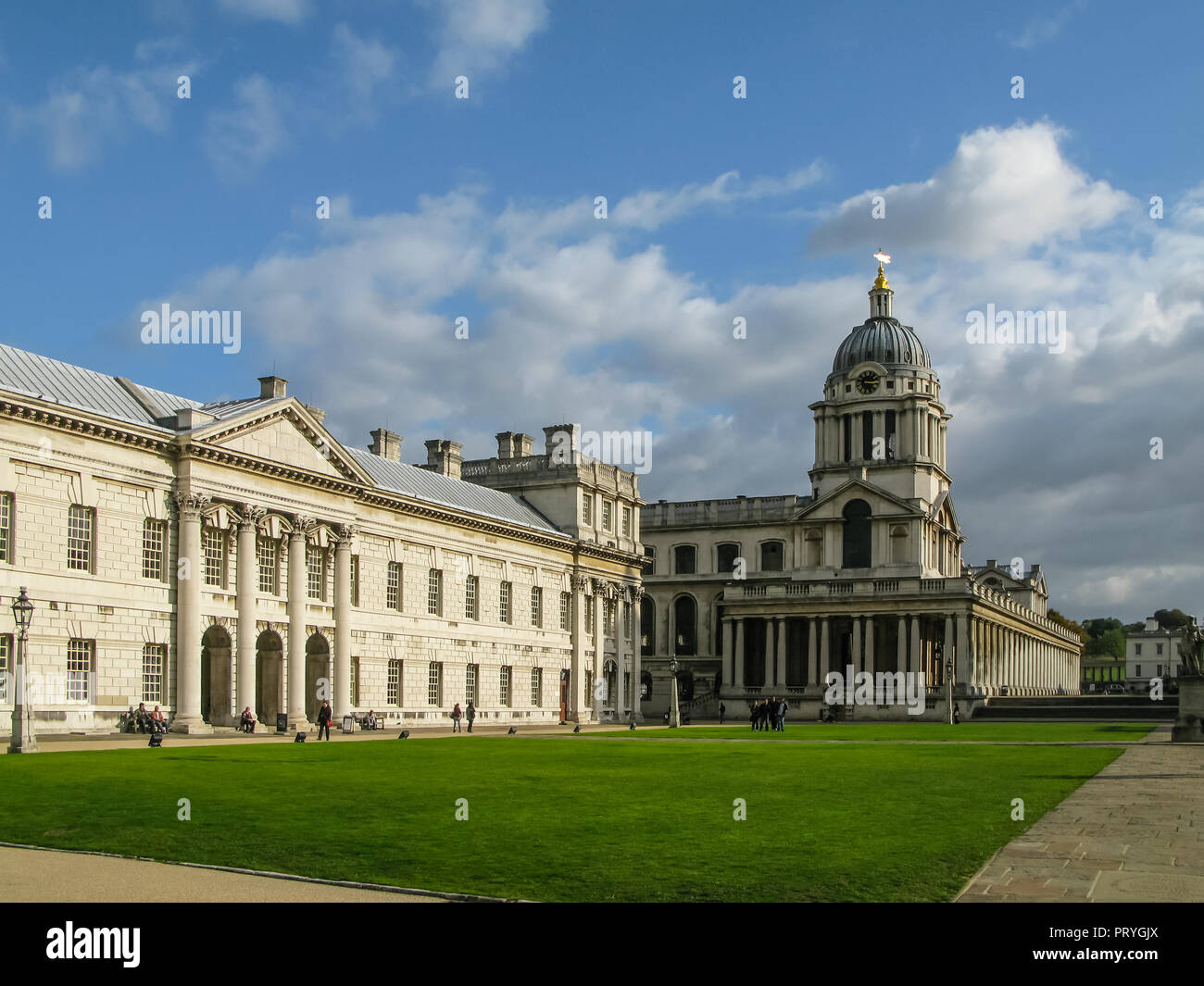 El antiguo Colegio Naval, Greenwich, Londres, Inglaterra. Diseñado en estilo Barroco inglés por Sir Christopher Wren, y un sitio de Patrimonio Mundial, Foto de stock