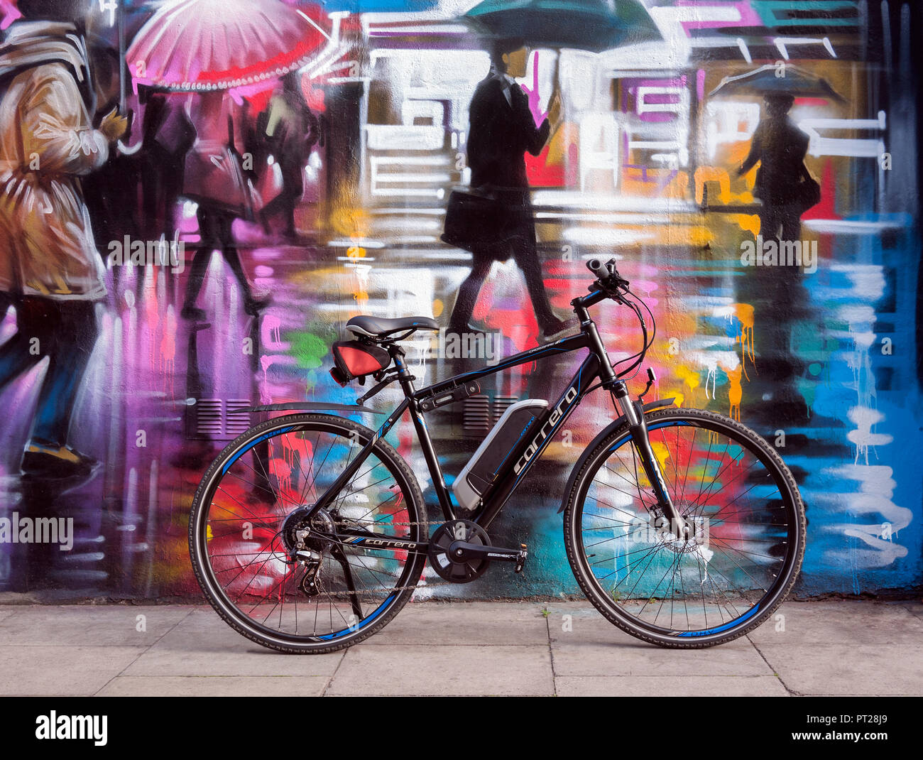 Bicicleta eléctrica estacionado en Londres, Gran Bretaña. Foto de stock