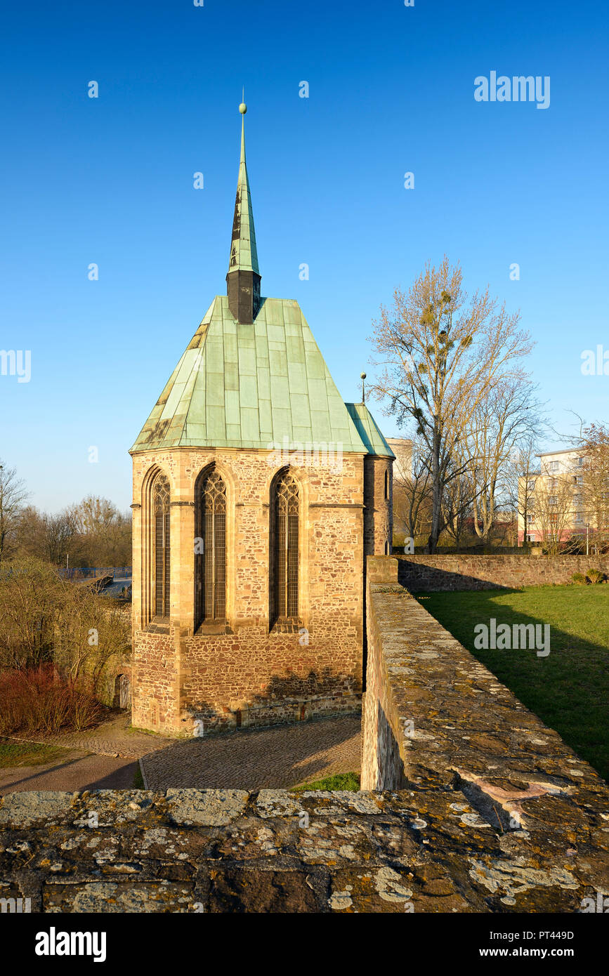Alemania, en el Estado federado de Sajonia-Anhalt, Magdeburgo, el gótico Magdalenenkapelle en la muralla de la ciudad Foto de stock