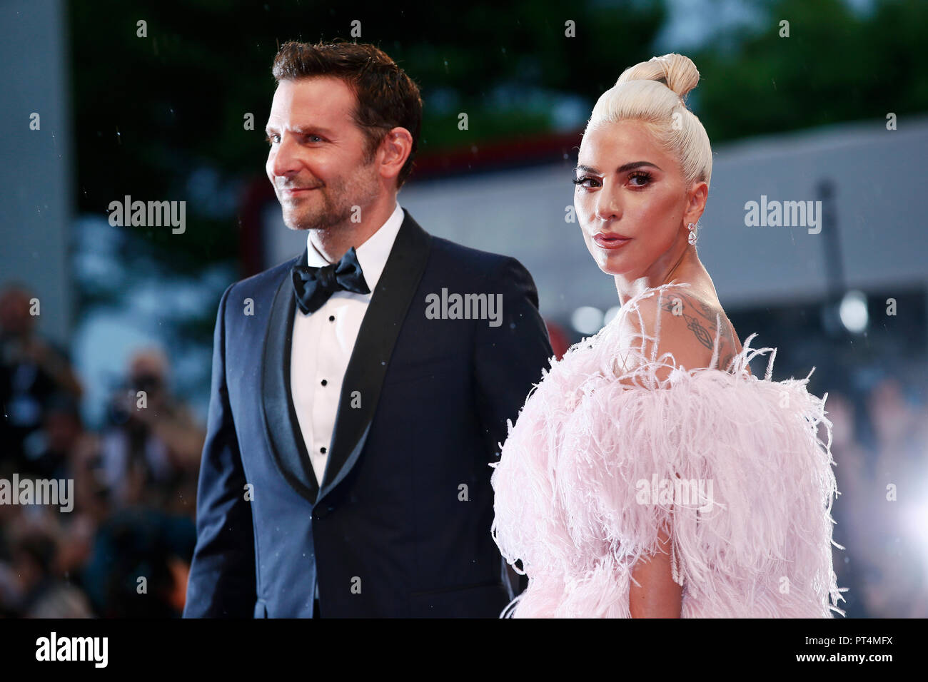 Venecia, Italia - 31 de agosto: Bradley Cooper y Lady Gaga asistir al  estreno de la película "Ha nacido una estrella' durante el 75º Festival  Internacional de Cine de Venecia sobre Augu