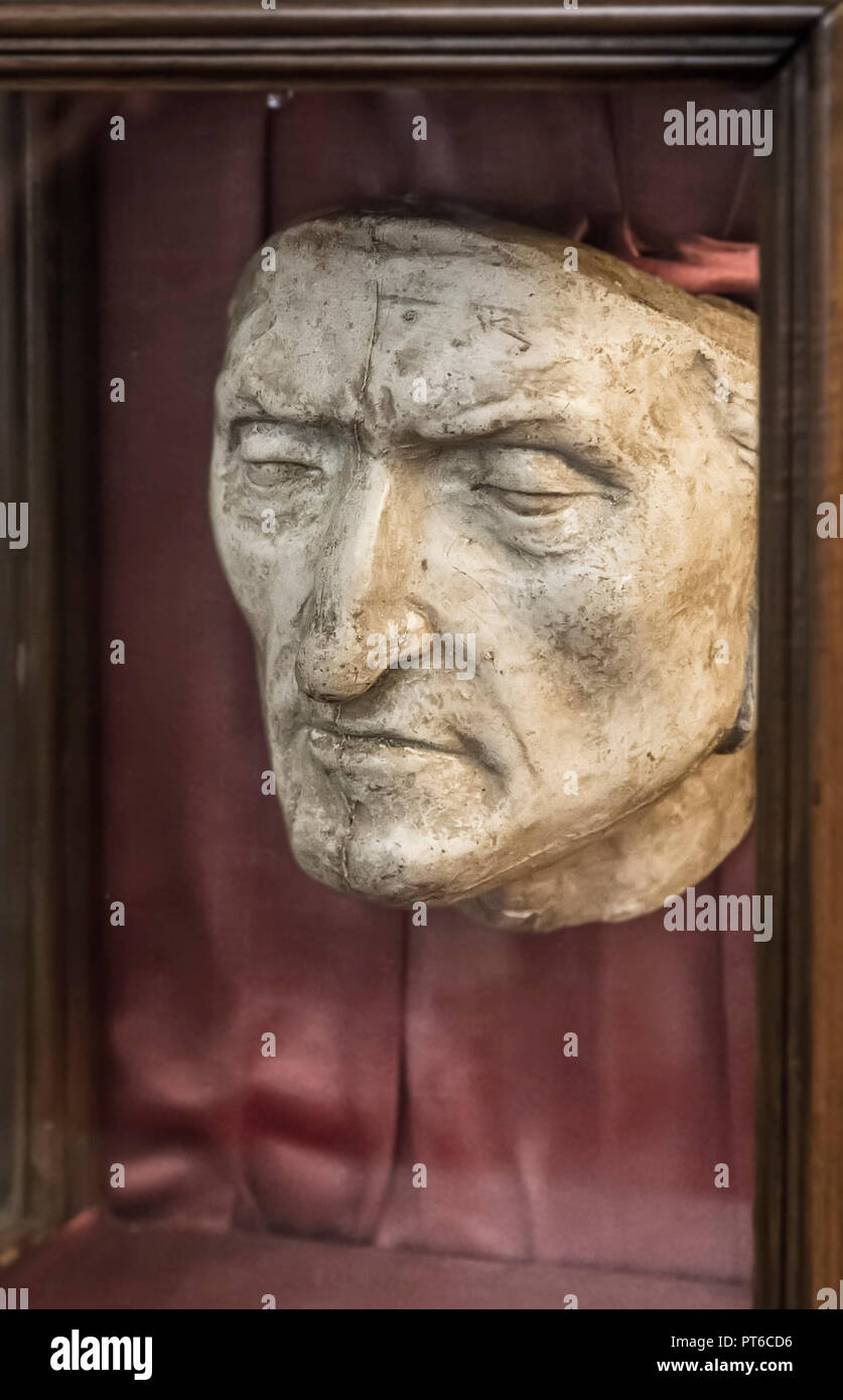 Máscara de la Muerte de Dante Alighieri en el Palazzo Vecchio. Florencia.  Italia Fotografía de stock - Alamy
