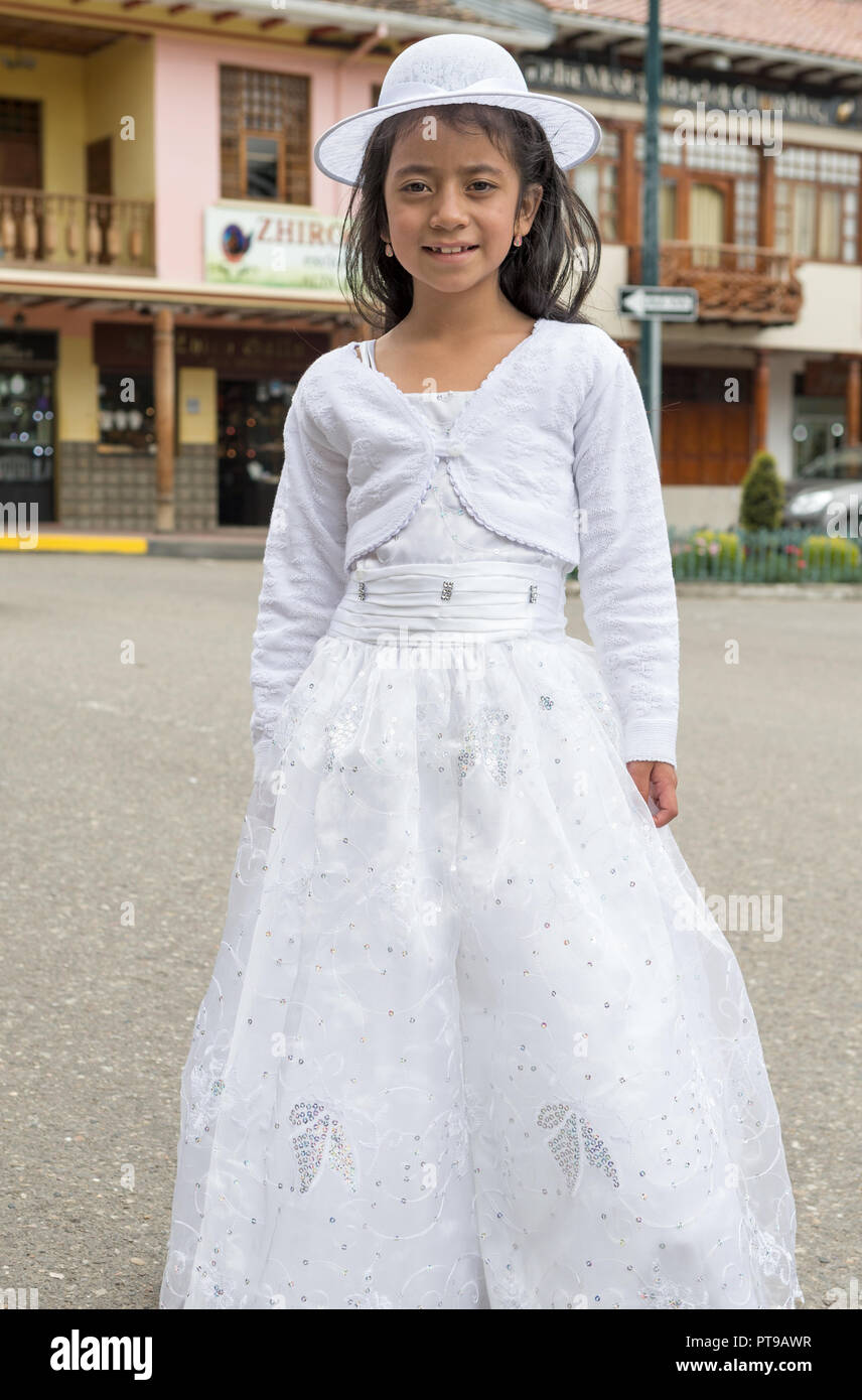 Vestido de confirmación Chordeleg village Chola personas - Cuenca Ecuador Fotografía stock - Alamy