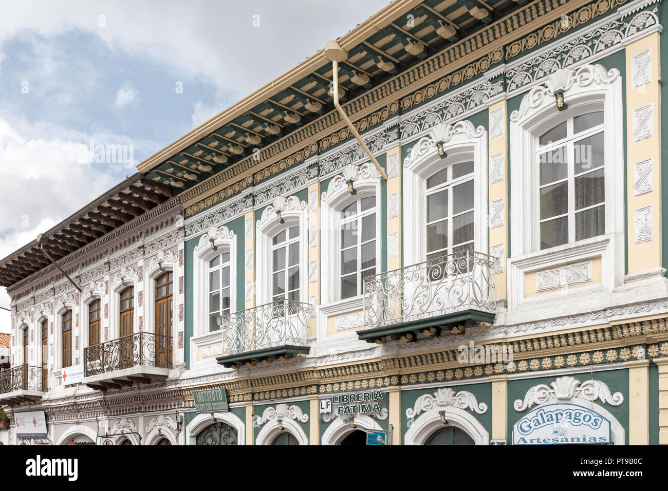 Edificios coloniales, Cuenca, Ecuador Fotografía de stock - Alamy