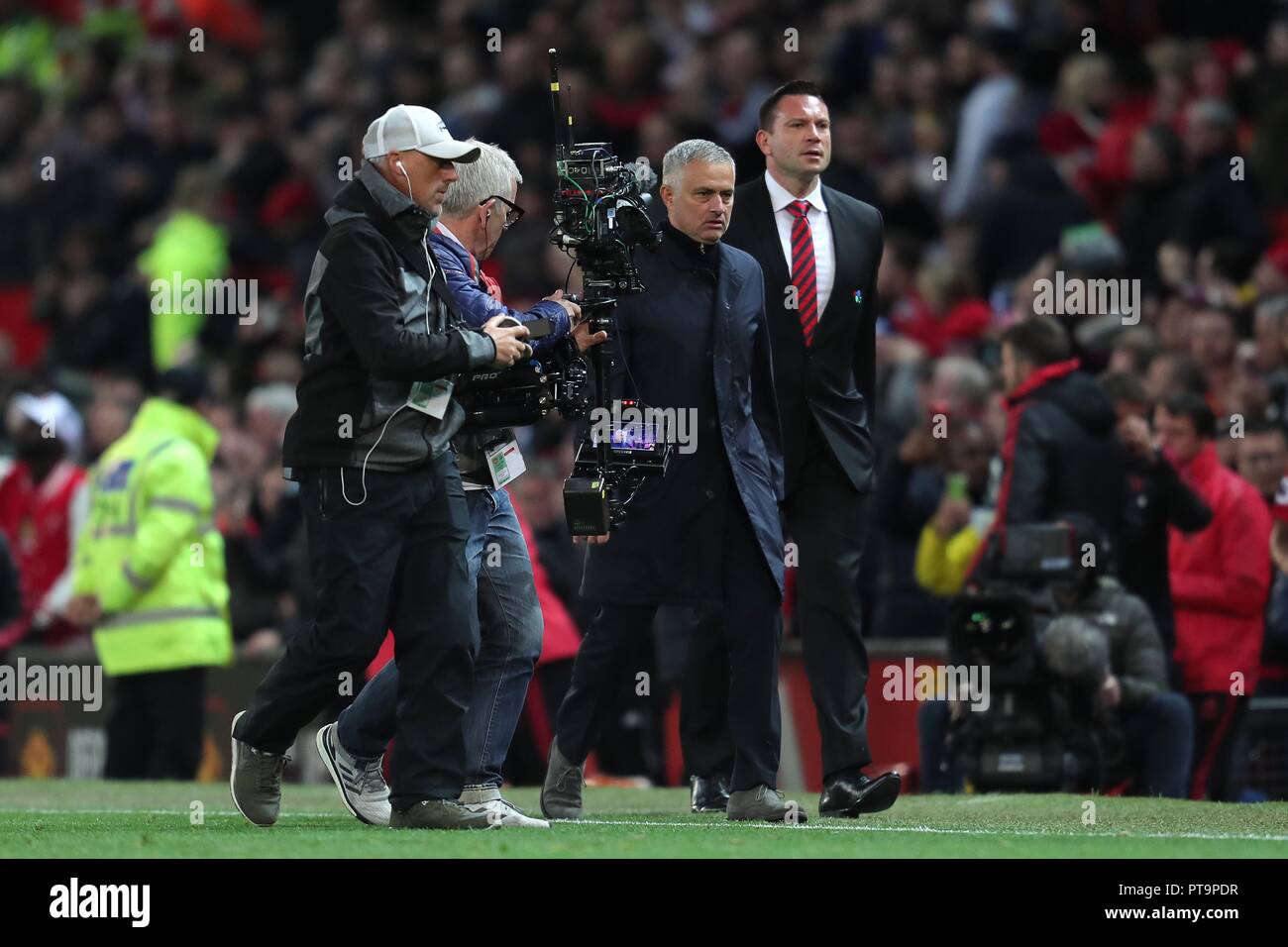 José Mourinho MANCHESTER UNITED FC MANAGER V MANCHESTER UNITED FC Newcastle United FC de Old Trafford, Manchester, Inglaterra, 06 de octubre de 2018 GBD12430 estrictamente sólo para uso editorial. Si el jugador o jugadores, representado en esta imagen es/está jugando para un club inglés o el equipo nacional de Inglaterra. Entonces esta imagen sólo podrán ser utilizados para fines editoriales. Uso no comercial. Los siguientes usos son también restringida INCLUSO SI EN UN CONTEXTO EDITORIAL: utilizar en conjunción con, o parte de cualquier no autorizado audio, video, datos, listas de sujecin, club/Liga logotipos, apuestas, juegos o cualquier 'live' de servicios. Foto de stock