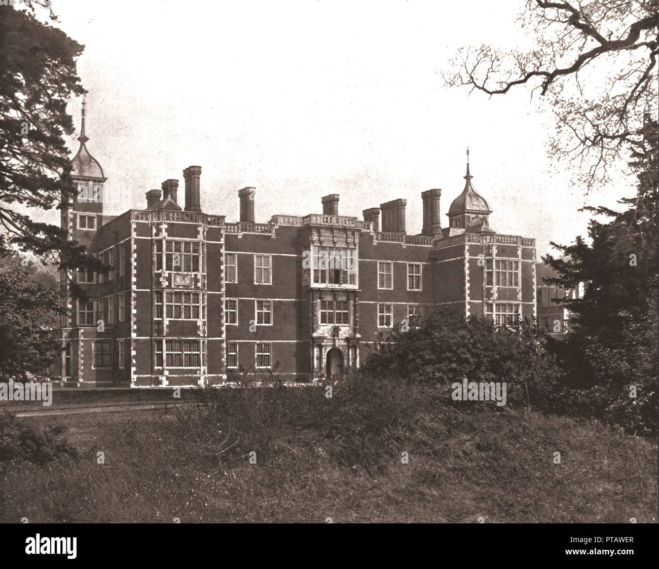 Charlton House, Woolwich Common, Kent, 1894). Creador: Desconocido. Foto de stock