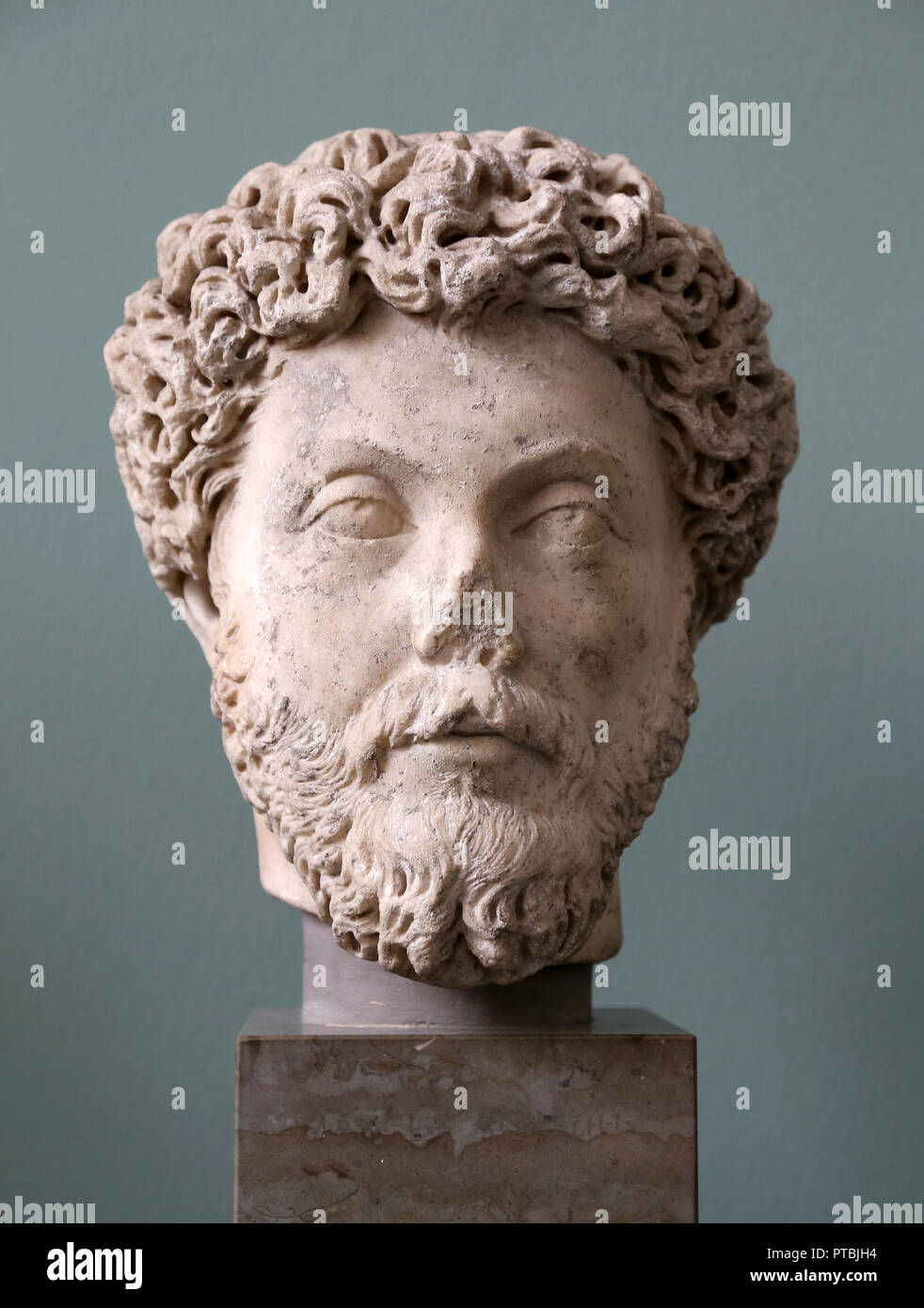 Marco Aurelio (121-180 DC) Emperador romano (161-180 DC). Cabeza 161 AD. , Busto de mármol. Foto de stock