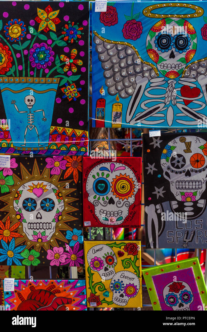 Decoración tradicional máscara de calaveras de azúcar para el Dia de los  Muertos/celebración del Día de los Muertos Fotografía de stock - Alamy