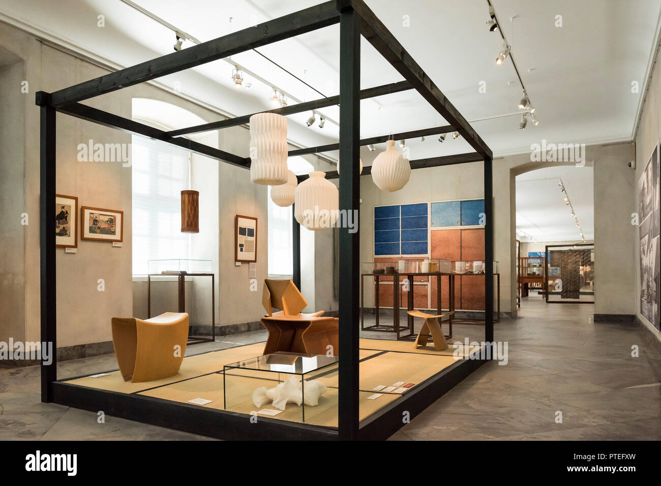 Copenhague. Dinamarca. El museo danés de Arte y Diseño, exposición que muestra la influencia de la estética japonesa en el diseño danés. Foto de stock