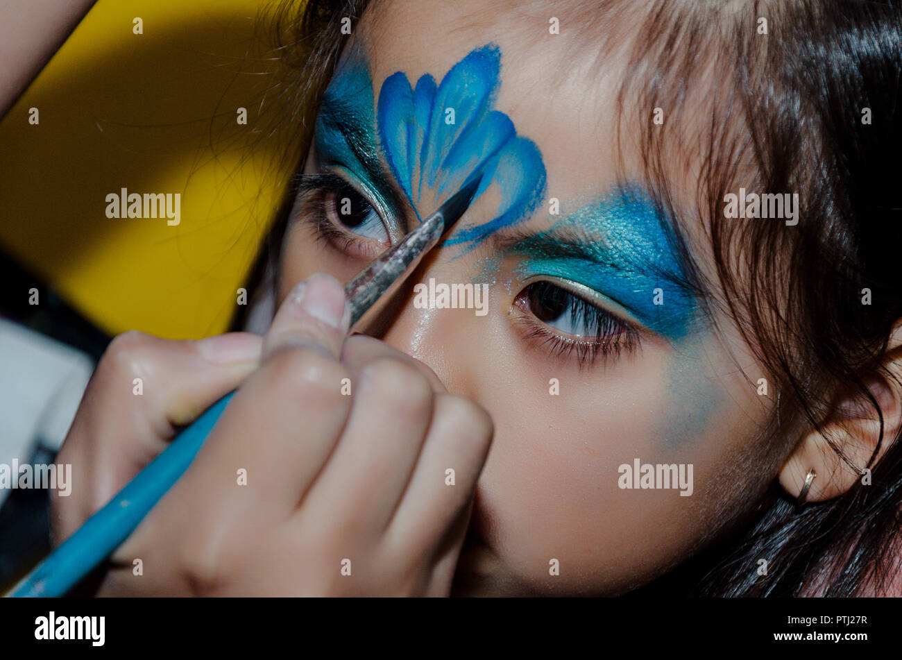 Maquillaje de mariposa fotografías e imágenes de alta resolución - Alamy