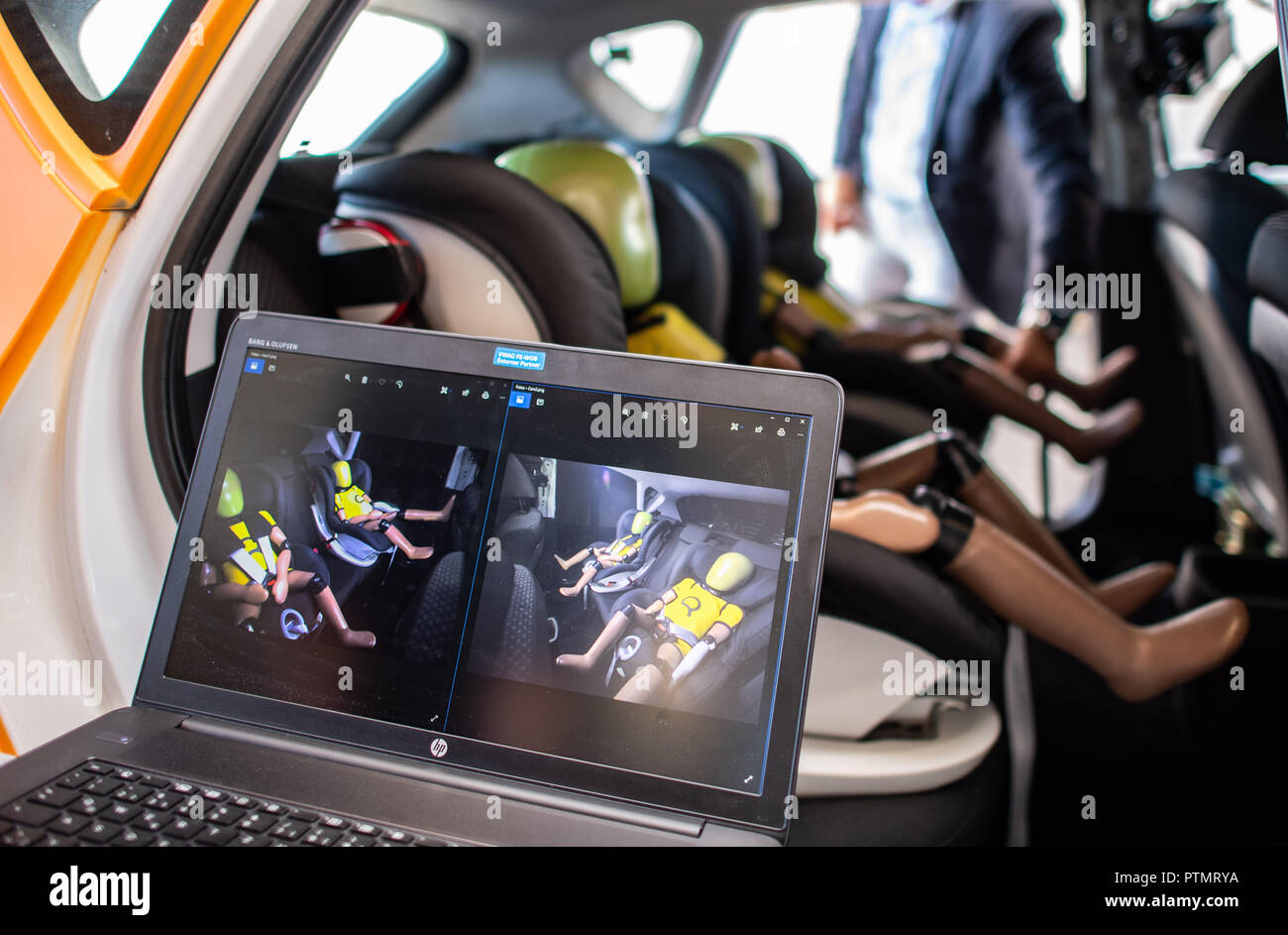 Asientos De Seguridad Para Ninos Fotos E Imagenes De Stock Alamy