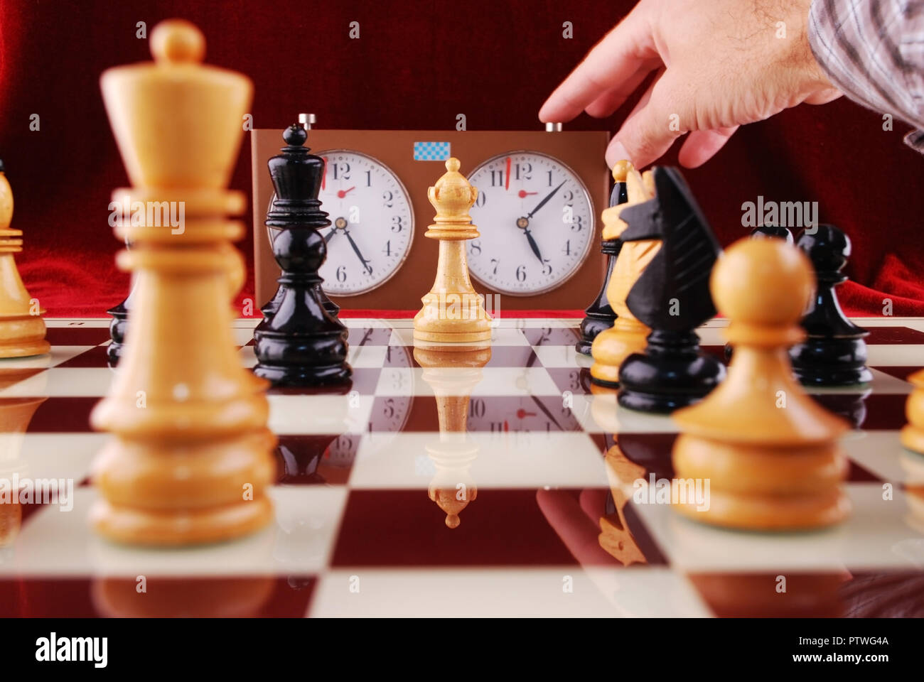 Reloj de ajedrez fotografías e imágenes de alta resolución - Alamy