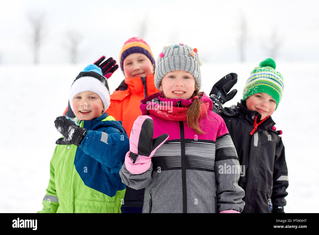 Ropa de para niños fotografías e imágenes de alta resolución - Alamy